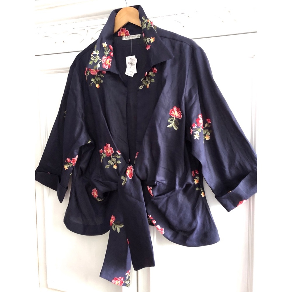 $204 2X Neiman Blue Embroidered Tie Blouse Top - Picture 7 of 7